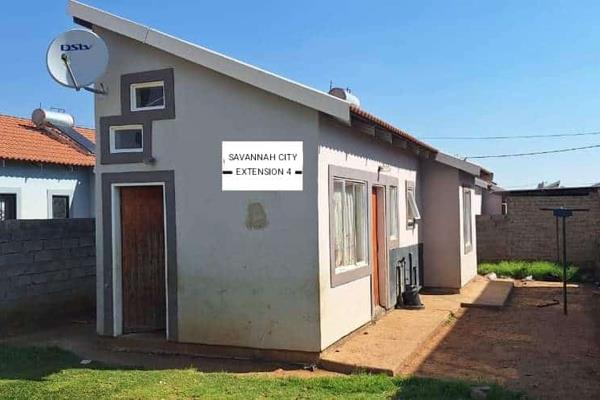 This 2 bedroom house with open plan lounge and kitchen is ready for the new owner, Call me today not to miss this opportunity.