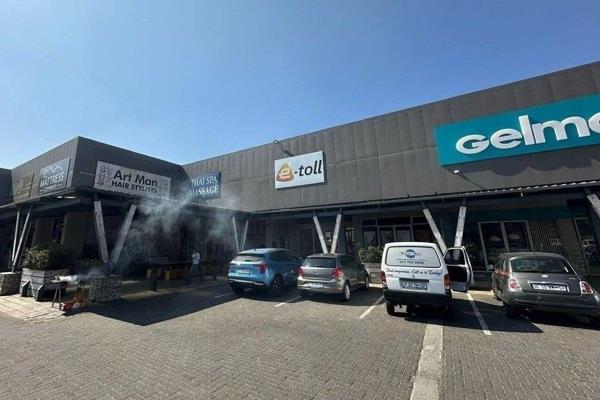 Triple A positioned retail showroom within a blue chip retail node on North Rand Road ...