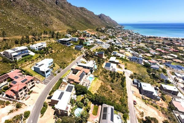 Homelink Estates Sole Mandate - The choice is yours! Positioned high up on the mountainside but on a level part of the road you will ...