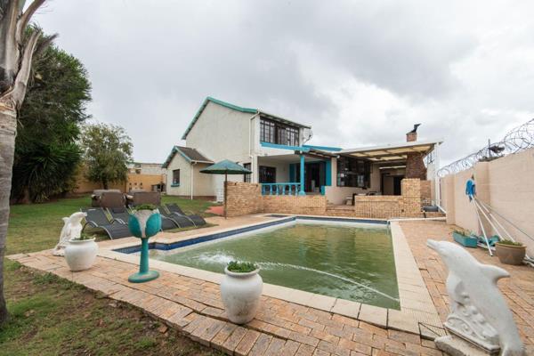 Don&#39;t miss out on this fantastic entertainers dream home!

This stunning 4-bedroom house in the desirable Hillside area of Gqeberha ...