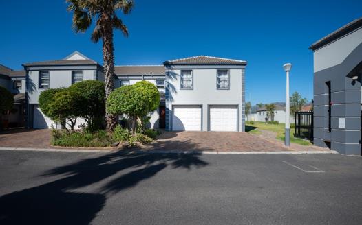 3 Bedroom Townhouse for sale in Gordons Bay Central