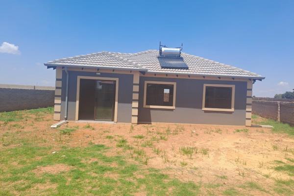 NEW DEVELOPMENTS for sale in WINDMILL PARK, BOKSBURG.

Full Tittle Stands.

Prices From R720 000 upwards.

Garage not included.

Brand NEW Houses.

FULL TITTLE STANDS,

Transfer fees and bond fees included in the purchase price.

Only 20minutes away from Joburg ...