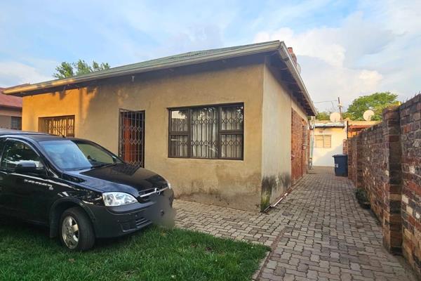 Discover this charming 3-bedroom house in Glenesk, designed for comfort and convenience. The home features a single bathroom with a ...