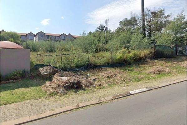 This prime vacant land, located in the sought-after suburb of Bassonia, Johannesburg ...