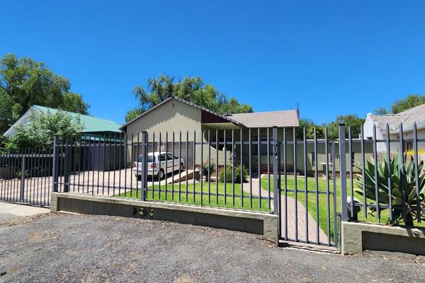 Tucked away in a quiet cul-de-sac on the outskirts of Oudtshoorn, a charming house waits to welcome its new family. Surrounded by small ...