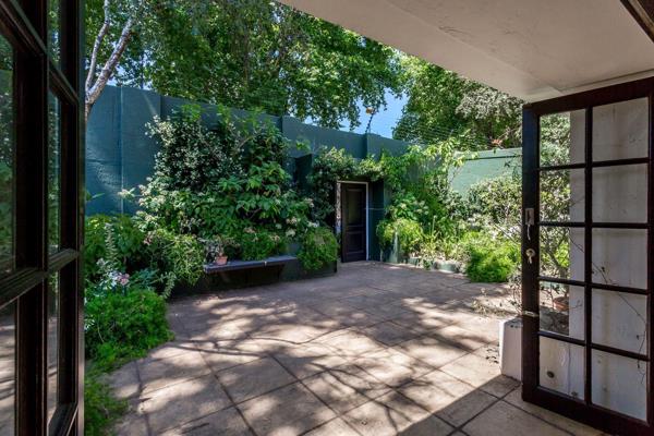 Step into this inviting Parkhurst home, where comfort meets functionality. The entrance welcomes you with its warm, homely appeal ...