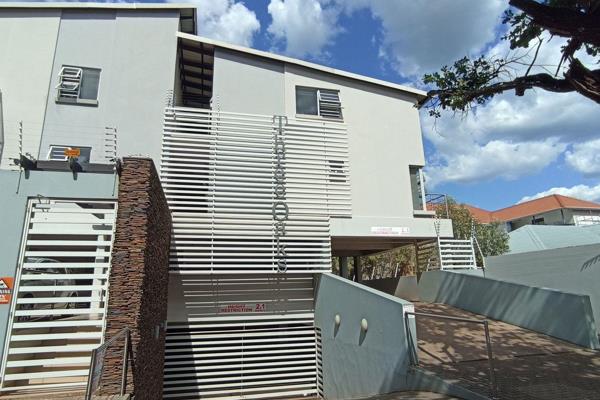 This 2 bedroom student apartment is located on The Bult Potchefstroom.  It is the perfect location for any student, being only 400m ...