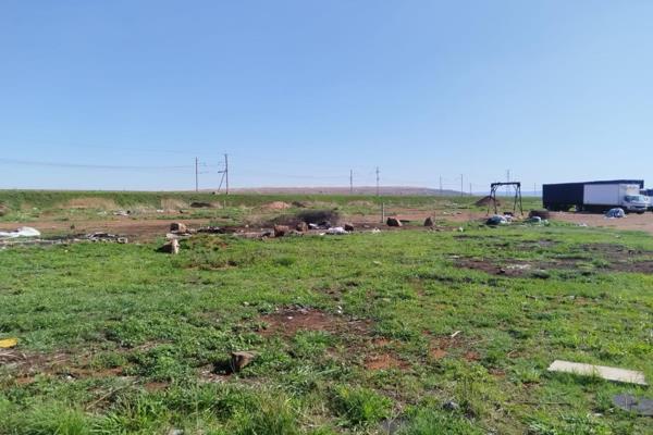 Small holding for sale a workshop with income of R15 000.00 p/m .
Ideal for farming or any agricultural use.
Borehole and Electricity ...