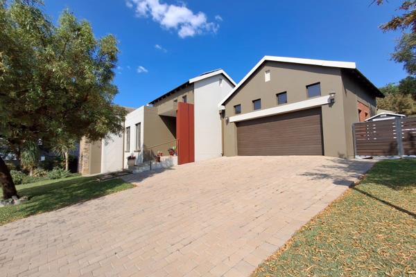 Nestled in the serene parts of Copperleaf Estate, this single-storey beauty offers a blend of modern-farm style design and serene ...