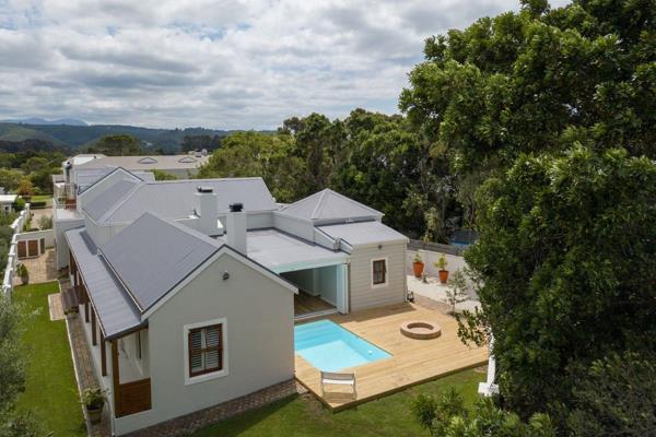 SOLE MANDATE

Live and love the lifestyle this river estate has to offer- boating, fishing, swimming and picnics on the riverbanks.

An ...