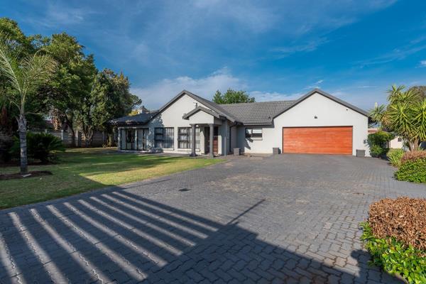 Ultra modern home in Prime Brackenhurst + loads of extras including solar. Another ...