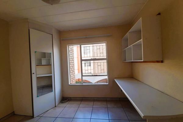 Spacious and cosy one bedroom apartment available to rent
On the doorstep of the Witrand Hospital, Army Base, Medi Clinic and about ...