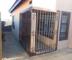 House for sale in Mohlakeng