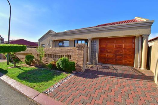 3 Bedroom House for sale in Spruit View