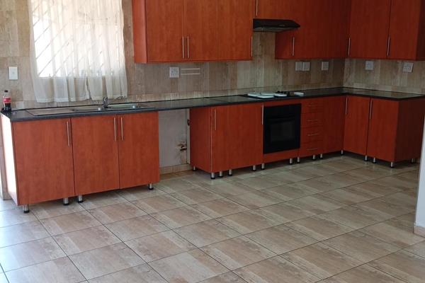 Spacious 2-bedroom apartment for Rent in Mondeor, Johannesburg

Available for Immediate ...