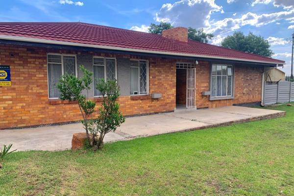 Freshly Painted and Ready for You – The Perfect Family Home Awaits: Available 05/Jan/2025

Step into the inviting entrance hall of ...