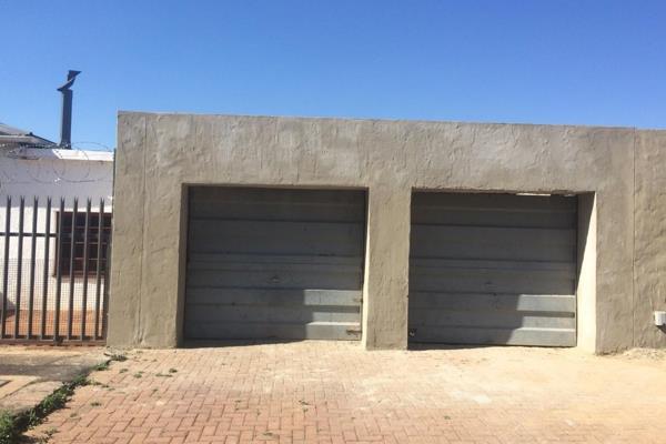 Modern secure one bedroom house in Albertskroon, close to Northcliff and easy access to ...