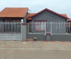 House for sale in Soshanguve WW