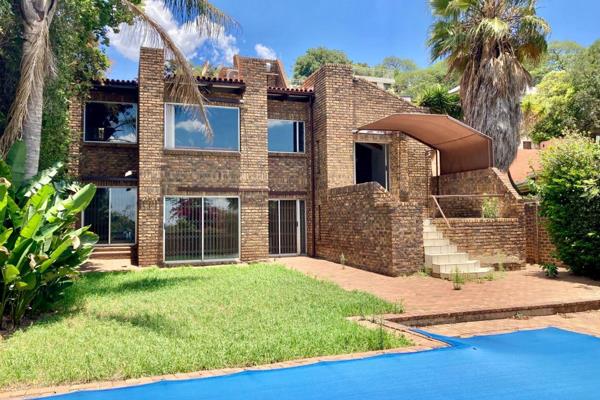 Designed and built for his own family by a famous South African Architect. A Multi level home with timeless finishes in the bathrooms ...