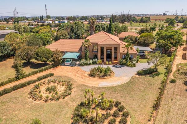 Sole and exclusive mandate to realty

grootfontein country estate – 1.5 Ha Plot with Main House and 3 cottages
OPTIONS / OPTIONS / ...