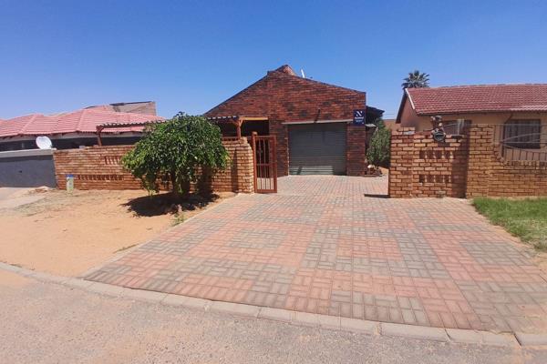 These Property offers the following

4 Bedrooms
Kitchen
Lounge
Toilet and bath
Carport
Garage
Paved yard
Outside room with ...