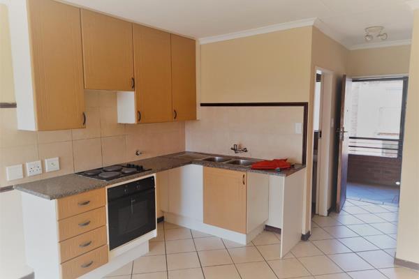 Explore the perfect blend of comfort and convenience with this bachelor apartment rental located in Willowcrest Complex, Midrand. Ideal ...