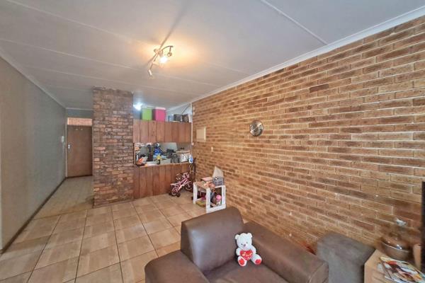 Spacious 2-Bedroom Apartment for Sale in a Quiet, Well-Located Complex – Pretoria North

This lovely apartment offers a perfect ...