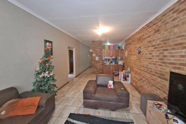 Spacious 2-Bedroom Apartment for Sale in a Quiet, Well-Located Complex – Pretoria ...