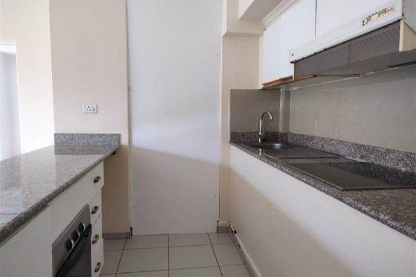 Modern Family Unit

3 bed, 2 bathroom. Open plan lounge, dining room and kitchen. Has 4 plate glass top stove and under counter oven. ...