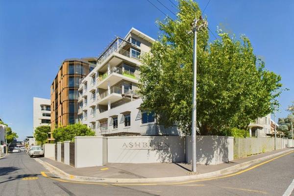 Modern and expansive with top-of-the-line finishes, this 1-bed apartment in the very heart of Claremont Upper is perfect for young ...