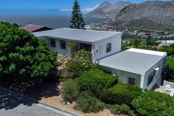 This spacious 3-bedroom house in the sought-after Simons Town includes a large 1-bedroom ...