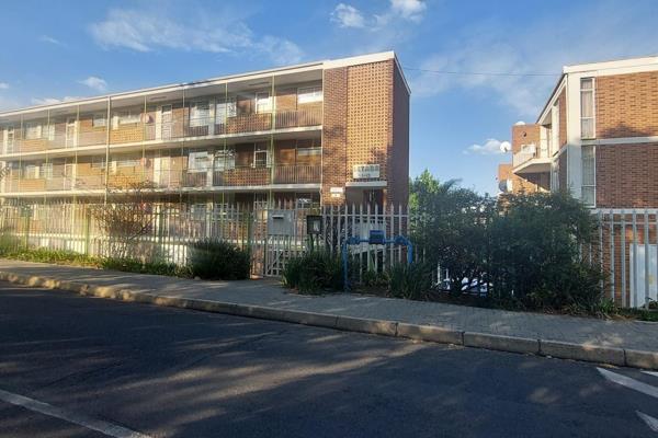 Going on Auction: Wednesday 18 December 2024
Reserve Price: R595 000.00. (All offers will be reviewed)
Non-refundable 10% commission ...