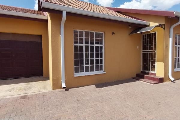 Featuring: 
2 Bedrooms
1 Bathroom
Kitchen with built in cupboards and under counter oven.
Lounge
Single Garage
Security Gates
No ...