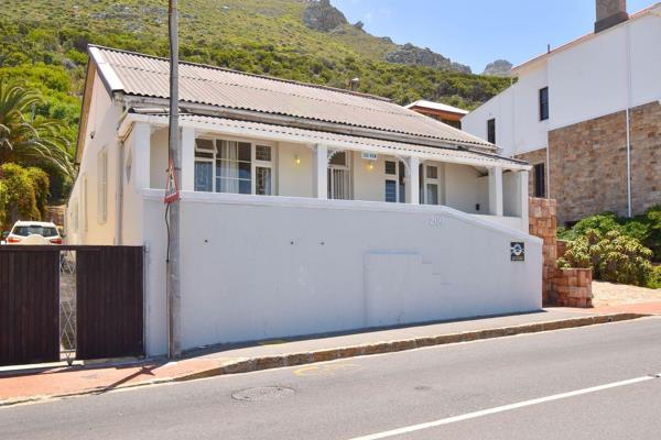 Beautiful 1870&#39;s Sea side cottage
This character filled cottage with superb sea ...