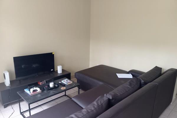 2 Bedroom Unit for Sale in Secure Complex

Key Features:

- 2 spacious bedrooms with ...