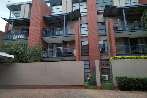 Excellent For young family , garden floor 2 Bedroom , 1Bathroom .  Lounge /Dining , Patio with  fitted Braai oven . 2 Covered parking  ...