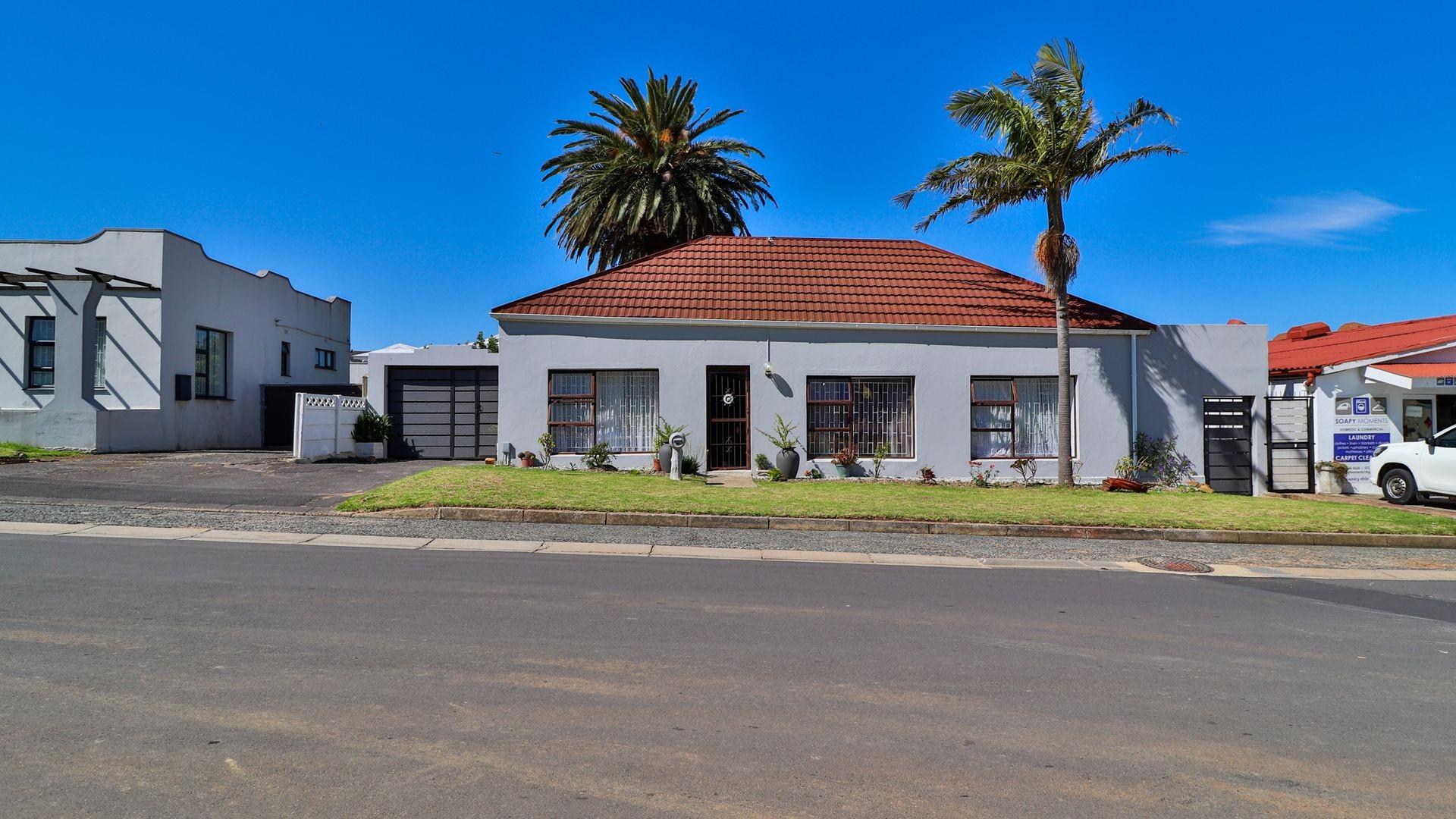 5 Bedroom House for sale in Bredasdorp 31 Dirkie Uys Street P24