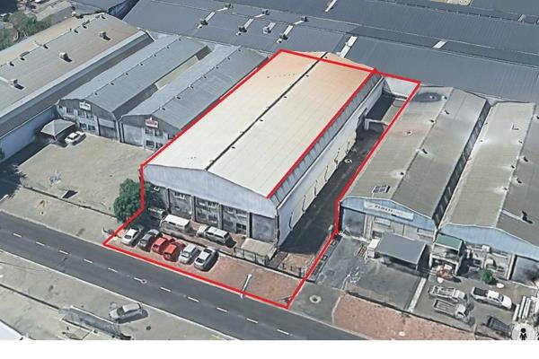 Rental @70 p/sqm gross (Ex Vat and Utilities) 

Warehouse size: 1300sqm 

Key Features: 
-Two Roller shutter doors
-Three Phase Power 
-Insulated steel roof 
-Good height to Eaves
-Interlink Truck access 
-Natural Lighting ...