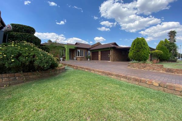 This beautifully maintained home in the secure East Village, Sunward Park, offers the ...