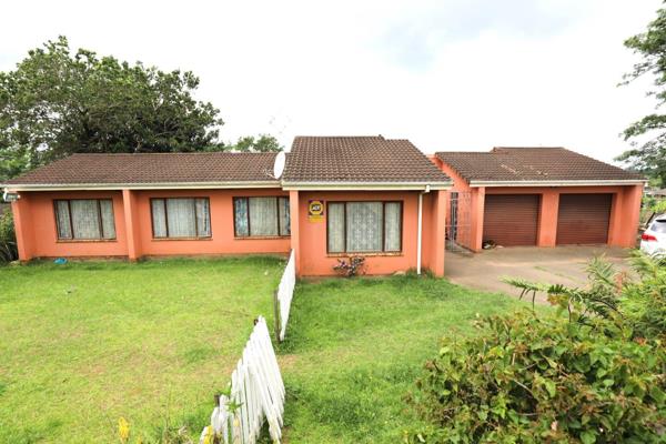 This home has 4 bedrooms, all with BIC’s and 2 bathrooms. There is an office/ study room as well. The house has an entrance hall ...