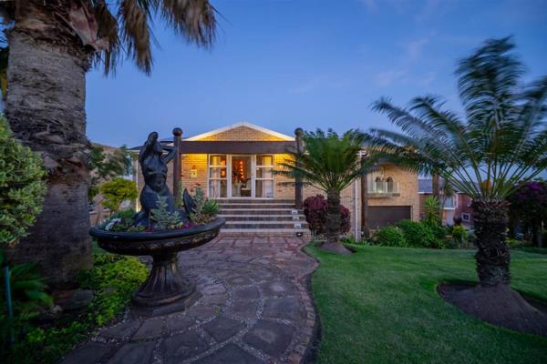 Prime Location with Panoramic Sea Views
Wavecrest, Jeffreys Bay

Experience ...