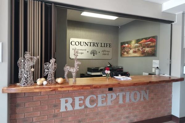 COUNTRY LIFE RETIREMENT VILLAGE

This beautiful 2 bedroom apartment offers the following:
2 bedrooms with build in cupboards
1 bathroom ...