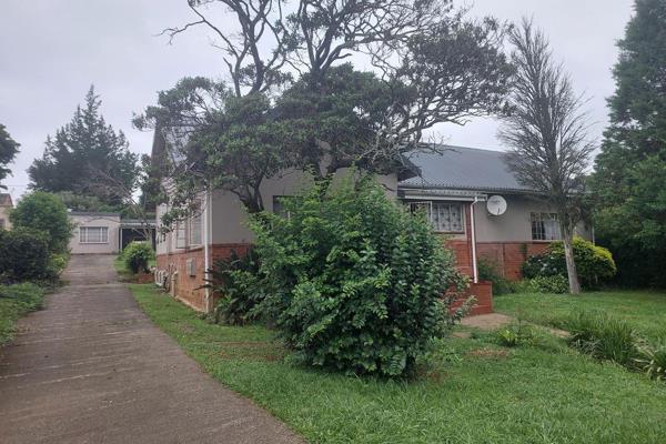 This home was used as a hostel for school kids. It offers a very big room which can be divided into 2 or 3rooms. Another 2bedrooms ...