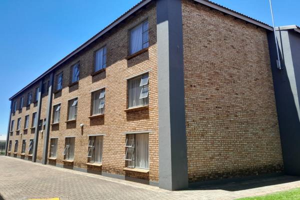 Adorable and affordable 1 bedroom bachelor apartment within a safe and well looked after community, good to start your life with a ...