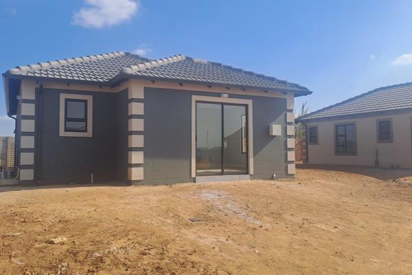 NEW DEVELOPMENTS for sale in WINDMILL PARK, BOKSBURG.

Full Tittle Stands.

Prices From R720 000 upwards.

Garage not ...