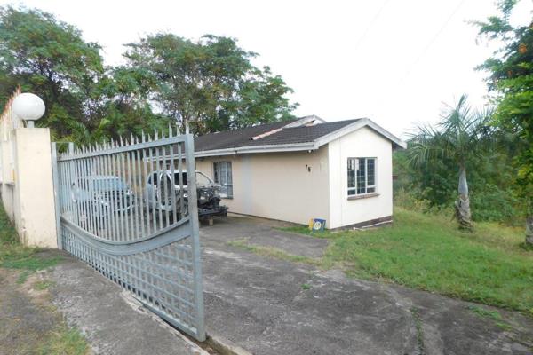 A perfect starter home awaits a decerning buyer. 
Set on 12747m2 of land. Land is both flat and terraced.
House offers 3 bedrooms with ...