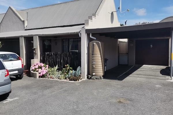 Well situated in Parow, it consists of:
- 4 bedrooms, 3 with BIC’s and one being outside. 
- 2 bathrooms, one being an en-suite for ...