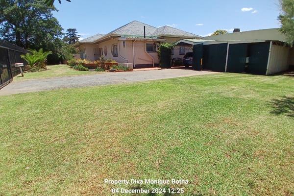 Immigration Sale: Family Home for Sale in Selcourt, Springs

Location: Conveniently close to the N17 highway, offering easy access to ...