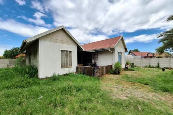 Fixer Upper Opportunity in Odendaalsrus! 

Discover the canvas for your dream home in this charming fixer-upper nestled in the heart ...