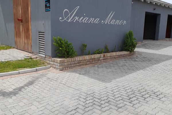 This neat Townhouse in Overbaakens situated in Oak Road.  Easy access to Circular Dr and ...